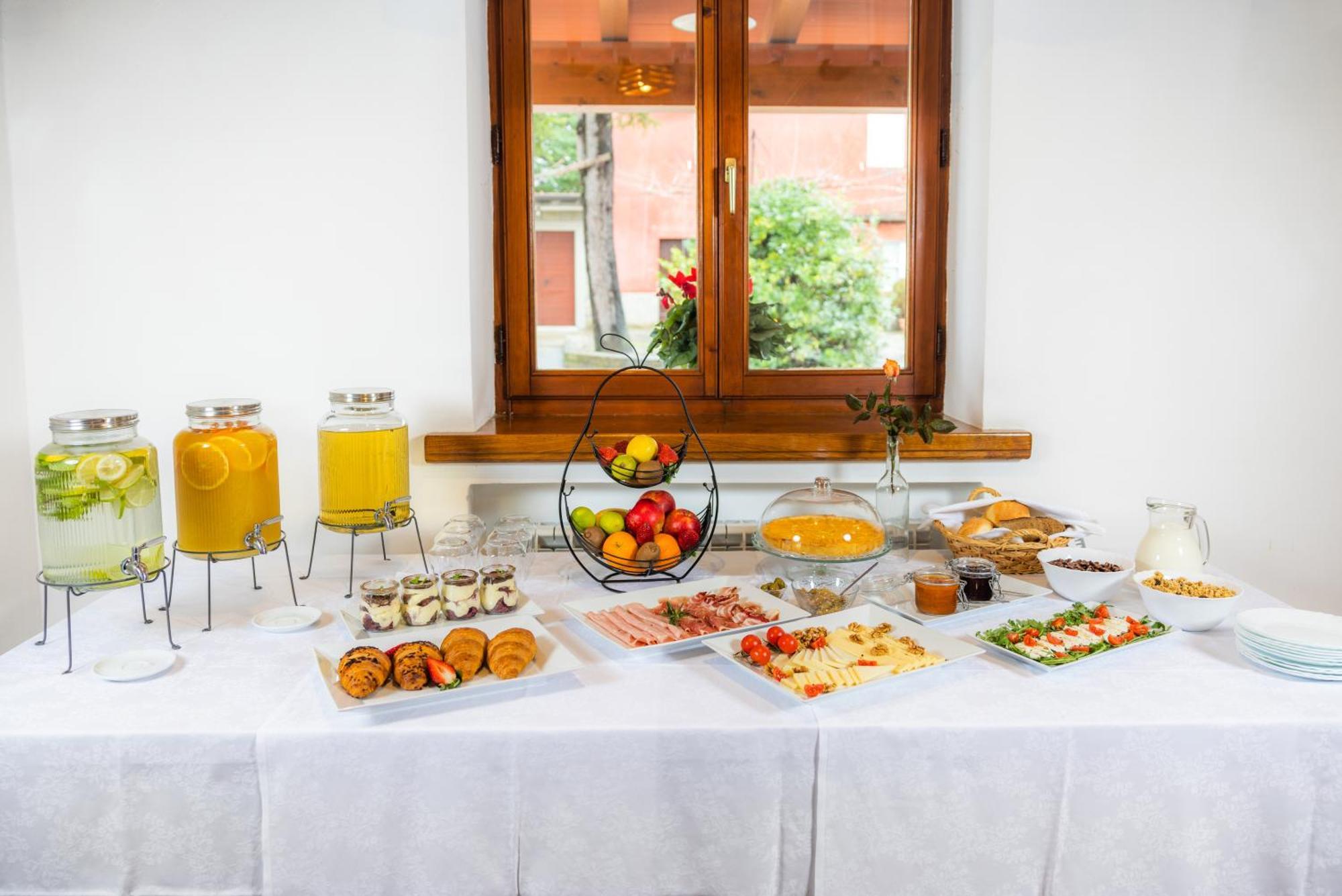Stok - Rooms, Wine & Restaurant - Marezige, Копер Екстер'єр фото