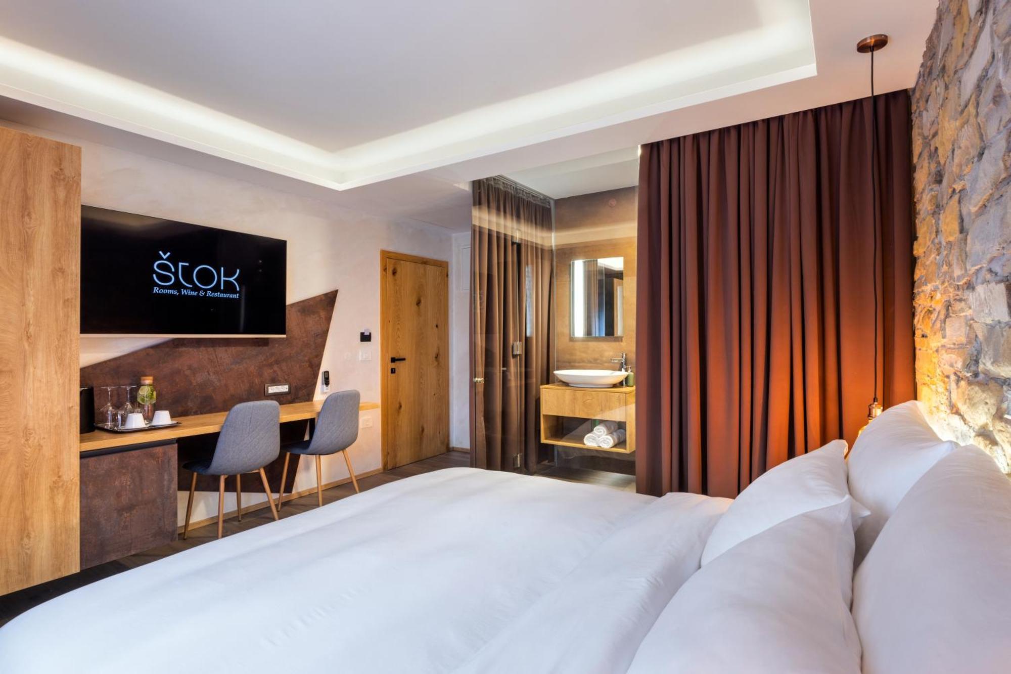 Stok - Rooms, Wine & Restaurant - Marezige, Копер Екстер'єр фото